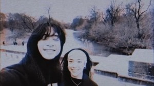 Hampir semua momen bersama pacar disajikan Devano di video musik ini. Foto: YouTube Devano Danendra