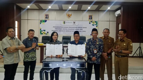 Dokumen kerjasama antara Baznas dengan BPJS Kesehatan Cabang Selong, Lombok Timur, NTB, Selasa (23/9/2025).