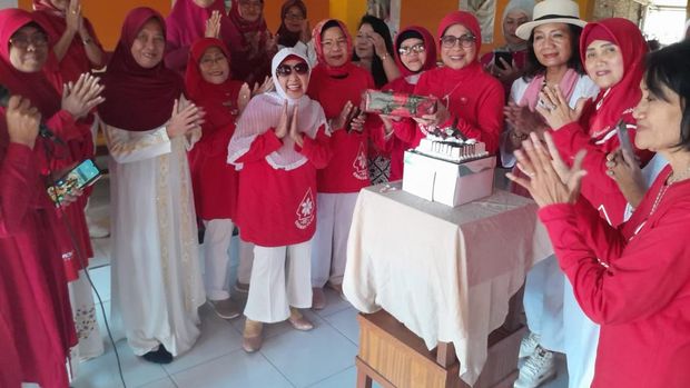Foto: Facebook Endang Club. Bersatu dalam tawa dan semangat merayakan 17 Agutus 2025