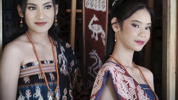 Desainnya sudah mengantongi sertifikasi IP68 yang tahan debu dan air, serta dilapisi Gorilla Glass 7i. Pilihan warnanya meliputi hitam, abu-abu, dan biru. Foto: detikINET/Anggoro Suryo Jati