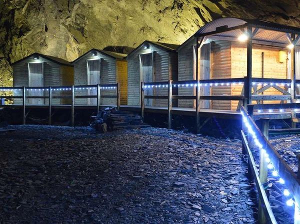 Potret Hotel Dalam Perut Bumi, Terletak 450 Meter Bawah Tanah
