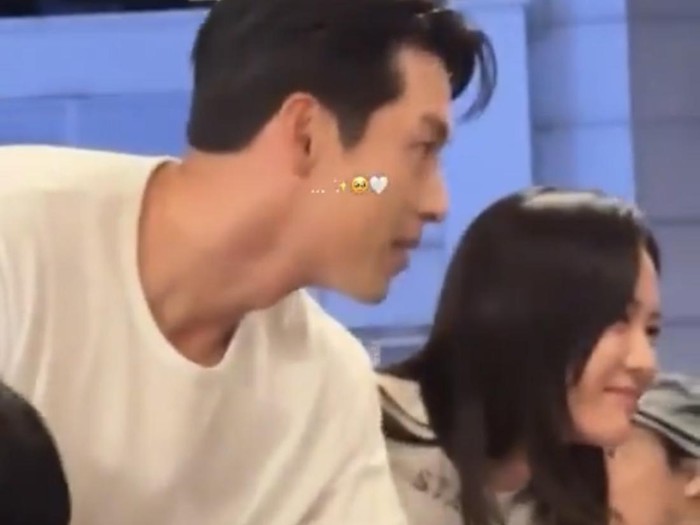 Momen langka Hyun Bin dan Son Ye Jin satu frame setelah acara premiere No Other Choice.