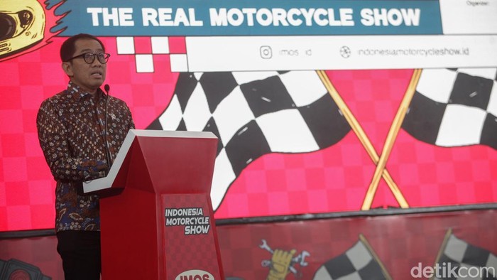 IMOS 2025 Resmi Dibuka, Bertabur Motor Baru Wakil Menteri Perindustrian Faisol Riza hingga Kepala Korps Lalu Lintas Polri Irjen Agus Suryonugroho membuka pameran IMOS 2025 di Indonesia Convention Exhibition (ICE) BSD City, Tangerang, Rabu (24/9/2025). IMOS 2025 menghadirkan belasan merek sepeda motor, mulai dari sepeda motor berbahan bakar bensin hingga sepeda motor listrik.
