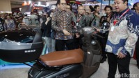 Merek roda dua yang meramaikan IMOS 2025 antara lain Honda, Suzuki, TVS, Yamaha, Alva, Benda, Harley-Davidson, Italjet, Keeway, Kupprum, Morbidelli, Polytron, Royal Enfield dan Scomadi. 