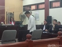 Jonathan Frizzy Dituntut 1 Tahun Penjara Kasus Vape Obat Keras