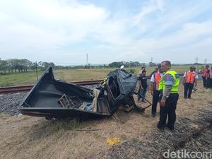 Cirebon Raya Sepekan: Insiden Berdarah Pikap Vs KA Renggut Tiga Nyawa