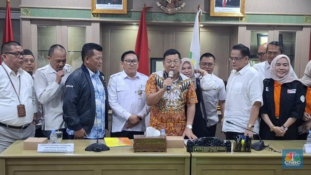 Kepala Badan Pangan Nasional (Bapanas) Arief Prasetyo Adi saat konferensi pers terkait peluncuran SPHP jagung, Rabu (24/9/2025). (CNBC Indonesia/Chandra Dwi Pranata)