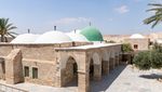 Melihat Kompleks Makam Nabi Musa di Timur Yerusalem