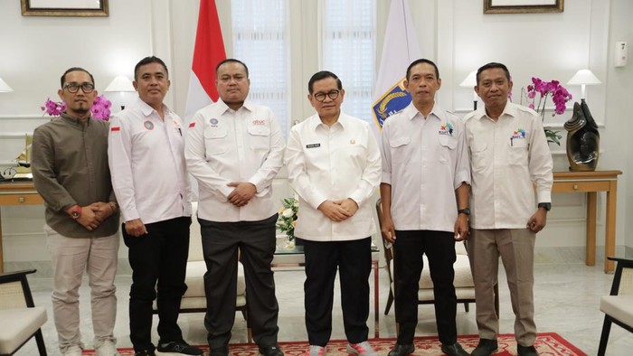 KSPSI dan KSPI bertemu Pramono. (Dok. ist)
