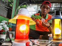 Limbah Plastik Disulap Jadi Lampu Hias yang Menguntungkan