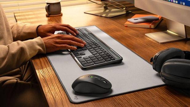 Logitech Signature Slim Solar+ K980