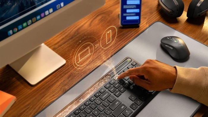 Logitech Signature Slim Solar+ K980