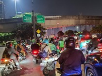 Video: Arus Lalu Lintas Jalan Gatot Subroto Macet Malam Ini