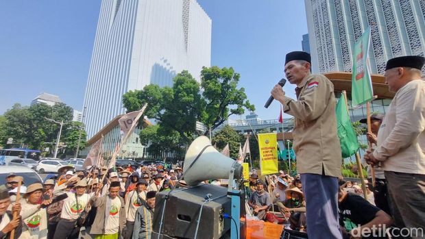 Massa aksi demo Hari Tani (Taufiq Syarifudin/detikcom)