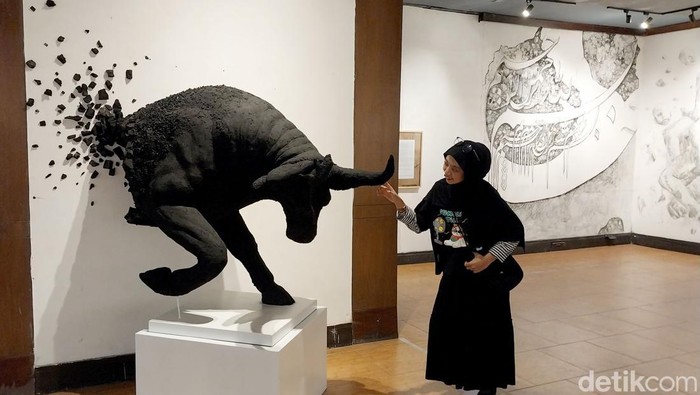 Menelisik Pameran Seni Arang di Kota Batu