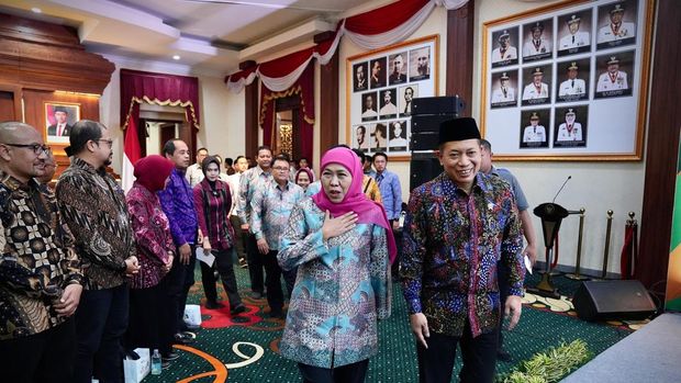 Menkop Ferry pada pembukaan acara Musyawarah Wilayah Dekopinwil Jawa Timur, di Gedung Negara Grahadi, Surabaya