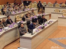 Menteri PU Sebut Truk Obesitas Bikin Rusak Tol-Polusi