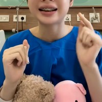 Akhir bulan Agustus lalu Nada Tarina Putri mengunggah video yang mengungkap alasannya tak lagi latihan balet. Rupanya hal tersebut karena ia menderita skoliosis yang cukup parah hingga akhirnya memutuskan untuk operasi. Foto: Instagram/@nada_tarina_putri