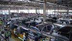 Melihat Sibuknya Dapur Produksi Toyota di Karawang