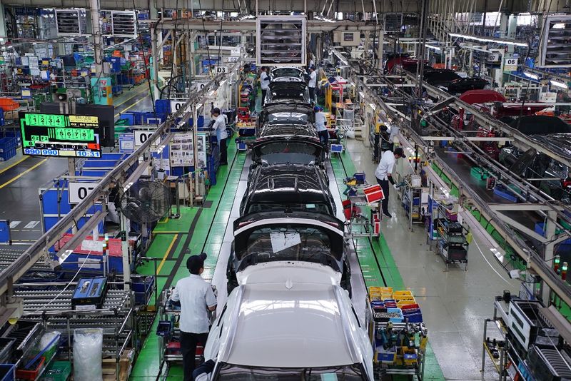 Catatan Manis Otomotif Nasional: Tiga Juta Mobil Buatan Lokal Mengaspal di Dunia (3)