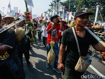 Video Situasi Terkini Aksi Hari Tani di Depan Gedung DPR
