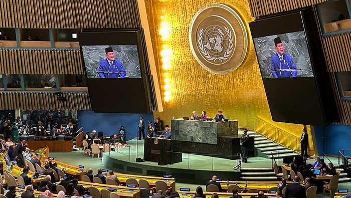 Presiden Prabowo Subianto menyampaikan pidato dalam Sidang Majelis Umum ke-80 Perserikatan Bangsa-Bangsa (PBB) di New York, Amerika Serikat, Selasa (23/9/2025). Presiden Prabowo menyampaikan pidato selama 19 menit bertemakan Seruan Indonesia untuk Harapan dengan menekankan solidaritas, keadilan global, hingga solusi dua negara bagi Palestina dan Israel. ANTARA FOTO/Kuntum Khaira Riswan/app/wpa.