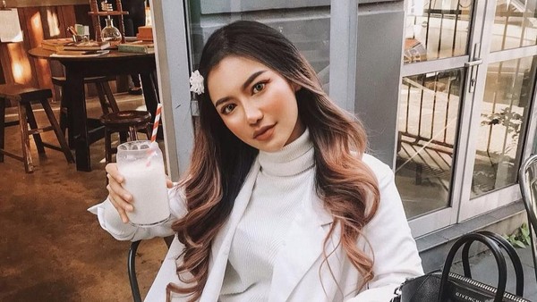 Potret Sanly Liu, Miss Universe Indonesia 2025 Saat Kulineran di Luar Negeri