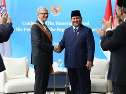 Prabowo Kasih Penghargaan Bill Gates, Dermawan yang Makin Miskin