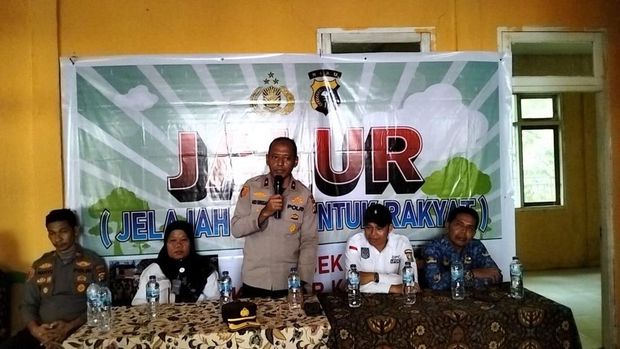 Program Jalur Polda Riau turun menyapa warga di Rimbang Baling, Kampar Kiri Hulu, Kampar, Minggu (21/9/2025).