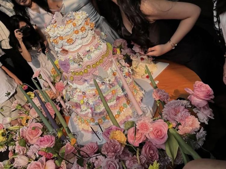 Rachel Vennya Rayakan Ulang Tahun ke-30, Penuh Bunga dan Kue Cantik!