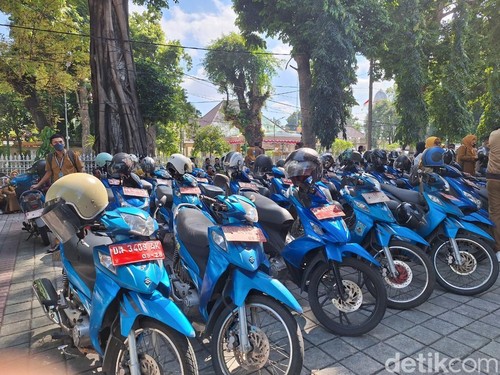 Ratusan kendaraan dinas Pemkot Mataram ditertibkan lantaran menunggak pajak