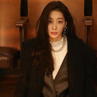 Pasangan itu kian terlihat serasi berkat postur tubuhnya yang semampai. Sang aktor diketahui memiliki tinggi badan 190 cm dan Ryu Da In 174 cm. Foto: dok. Instagram @rxudain