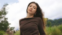 Shaloom Razade belum mau buru-buru menikah. Kebetulan di sekeliling aku belum ada yang nikah, kayak di geng aku, ujarnya. (Foto: dok Instagram sharazaaa)