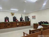 Annar Sampetoding Batal Divonis Hari Ini gegara Hakim Belum Siap