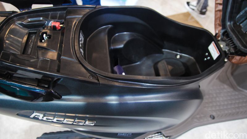 PT Suzuki Indomobil Sales (SIS) akhirnya meluncurkan skutik terbaru mereka, Suzuki Access, di ajang Indonesia Motorcycle Show (IMOS) 2025 yang digelar di ICE BSD City, Tangerang.