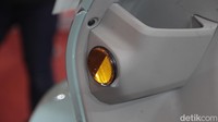 Motor baru Suzuki ini dilengkapi dengan panel kluster yang atraktif namun berbeda dengan versi India.