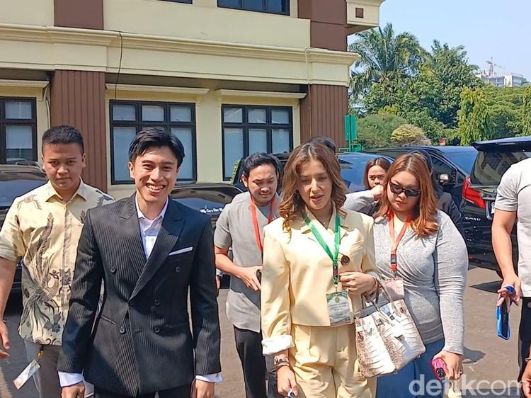 Tasya Farasya Tampil Flawless Hadiri Sidang Perdana Cerai