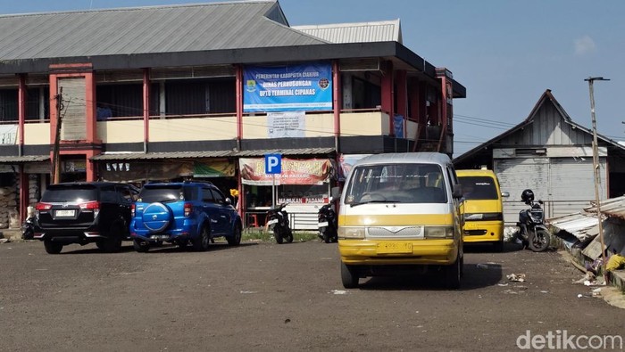 Terminal Cipanas Cianjur mulai difungsikan.