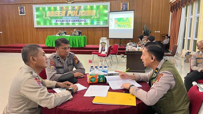 Tim Polda Riau melakukan penilaian di Polres Inhil untik menjaring pahlawan kamtibmas Green Policing Awards di Kuansing