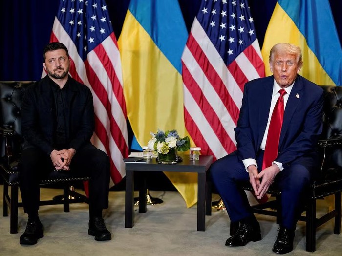 U.S. President Donald Trump meets with Ukrainian President Volodymyr Zelenskiy during the 80th United Nations General Assembly, in New York City, New York, U.S., September 23, 2025. REUTERS/Al Drago
