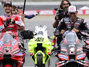 Mungkinkah Bagnaia Gabung Aprilia, Jorge Martin ke Ducati di 2026?
