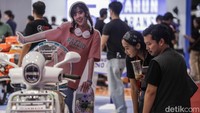 Beragam motor baru diluncurkan di IMOS 2025. Tak cuma produk, IMOS 2025 akan menampilkan berbagai perkembangan teknologi terkini. Di pameran otomotif roda dua ini, akan dipamerkan teknologi motor listrik, fitur konektivitas canggih, serta inovasi ramah lingkungan dari berbagai pabrikan sepeda motor.