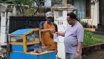 Doyan Jajan! Komedian Bedu Ngemil Siomay Pink hingga Kue Putu