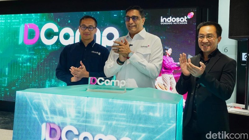Indosat Ooredoo Hutchison (IOH) kembali menghadirkan program beasiswa coding gratis IDCamp 2025 sebagai upaya mencetak lebih banyak talenta digital Indonesia, khususnya di bidang kecerdasan buatan (AI). Pendaftaran resmi dibuka mulai 24 September hingga 27 Desember 2025.