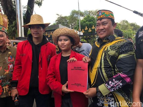 Demo Hari Tani di Palangka Raya Kalteng minta Gubernur evaluasi program Cetak Sawah Rakyat.