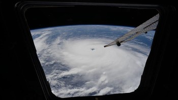 Pada puncak kekuatannya pada 24 September, Gabrielle mencapai kategori 3 dengan kecepatan angin mencapai 160 km/jam menurut laporan National Hurricane Center (NHC). Foto: Jonny Kim via X