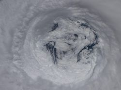 Indah Tapi Ngeri! Foto Topan Raksasa Difoto dari Luar Angkasa