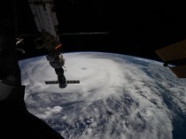 Mengapa Indonesia Tidak Dilewati Topan? Ini Penjelasan Ilmiahnya