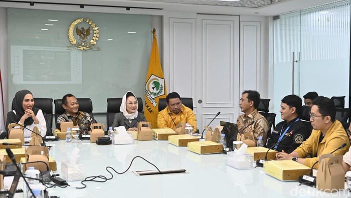 Fraksi Partai Golkar DPR RI menerima audiensi Asosiasi Komposer Seluruh Indonesia (AKSI) terkait sistem royalti. (Anggi/detikcom)