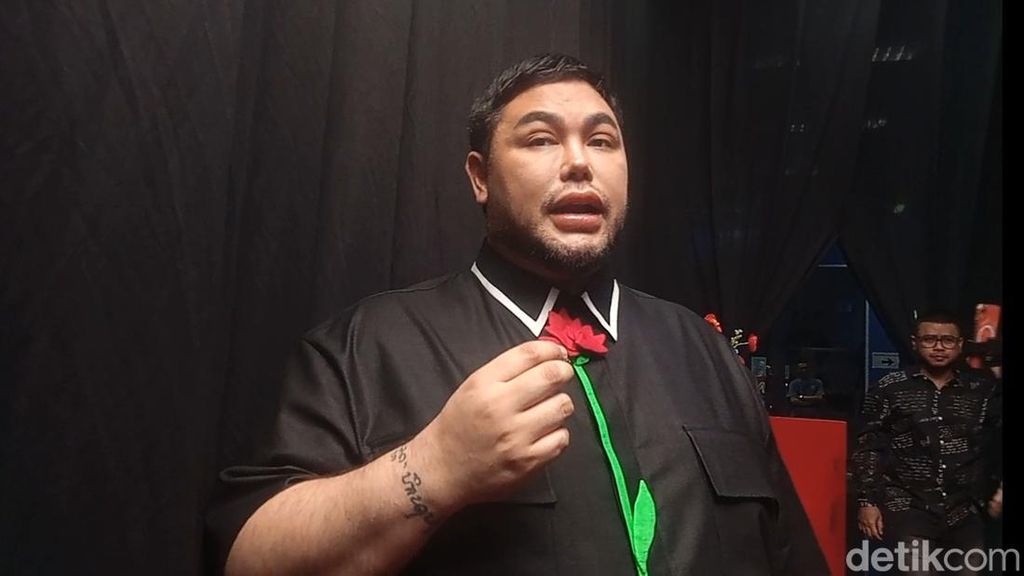 Ivan Gunawan Berikan Langsung Bantuan untuk Palestina Melalui Mesir